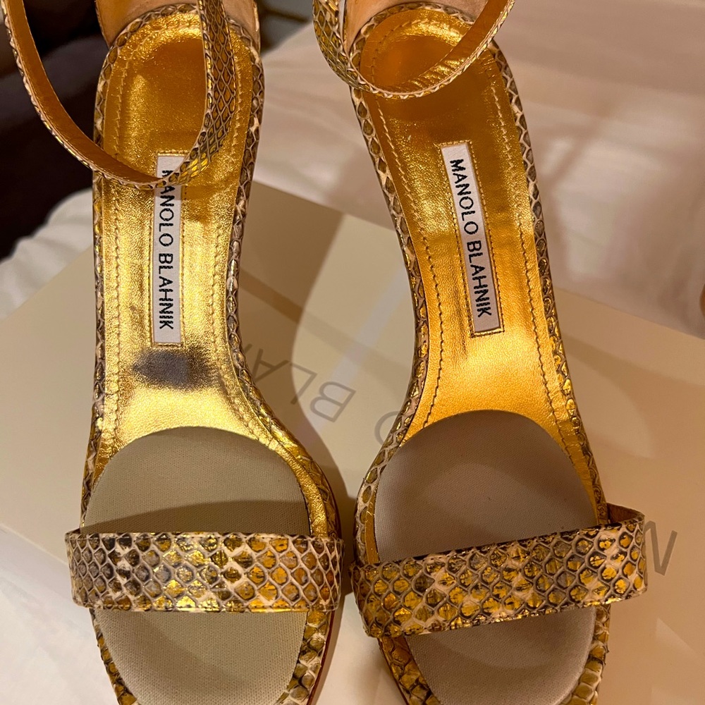 Manolo Blahnik Snack Print Heel